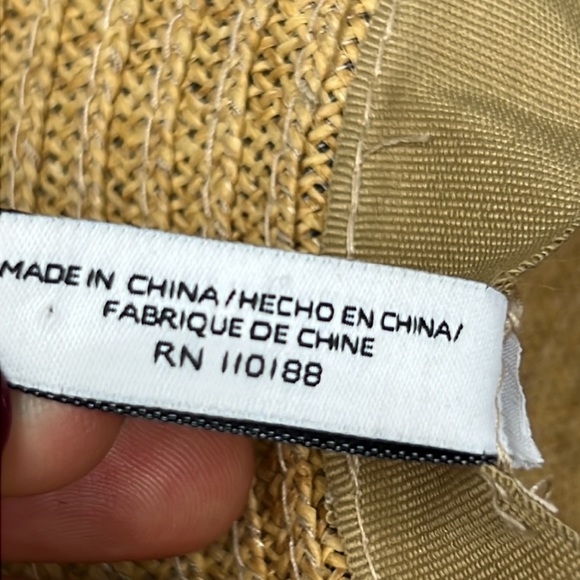 NINE WEST Braided Large Wide Brim Hat with Paper yellow Flower ๐ผ & yellow trim - Picture 6 of 12